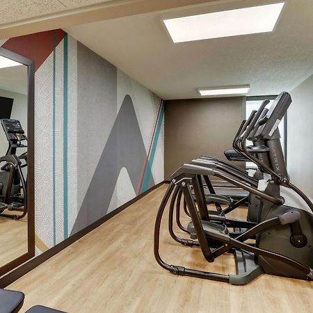 Drury Inn & Suites Marion Bagian luar foto