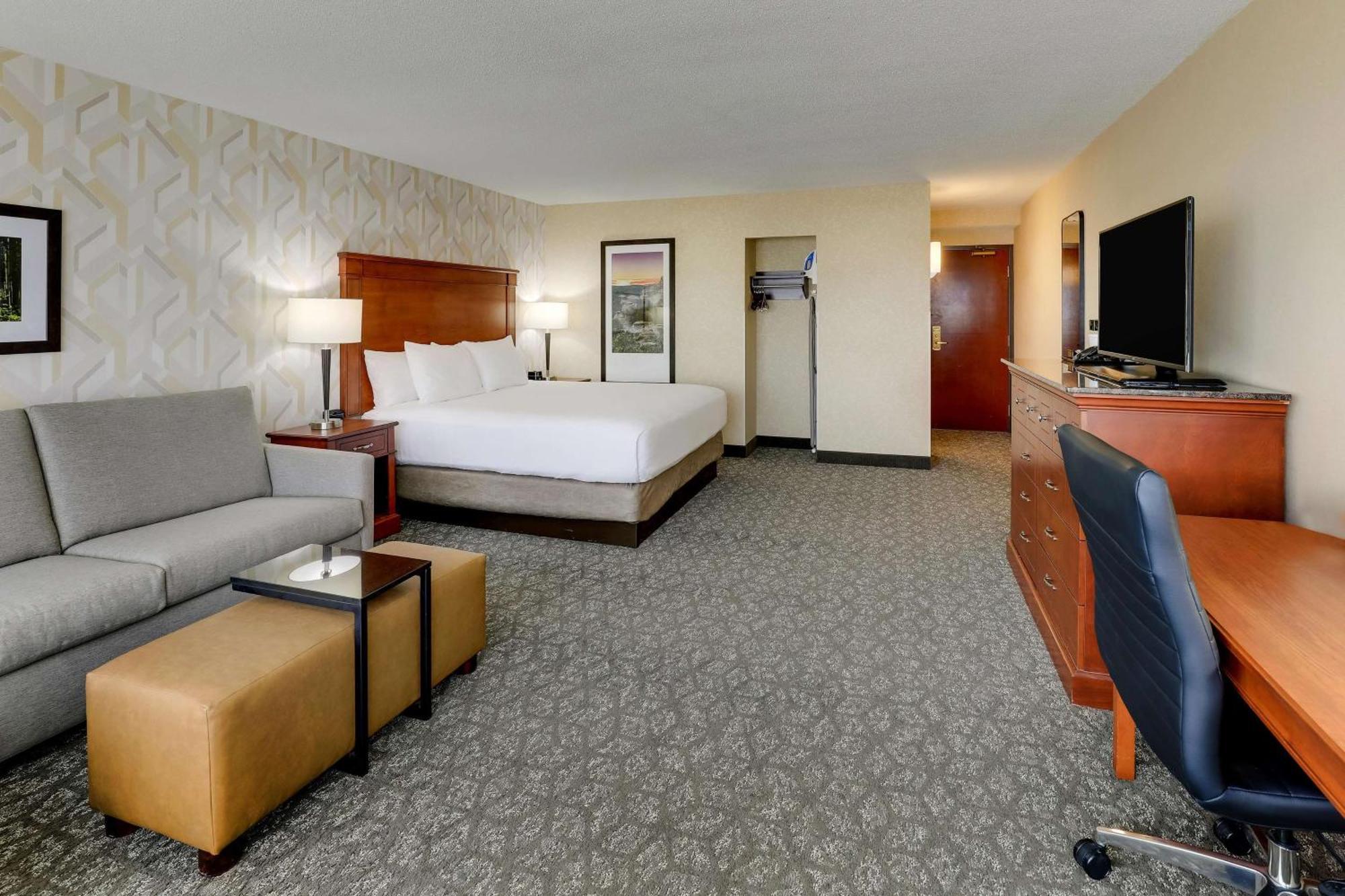 Drury Inn & Suites Marion Bagian luar foto