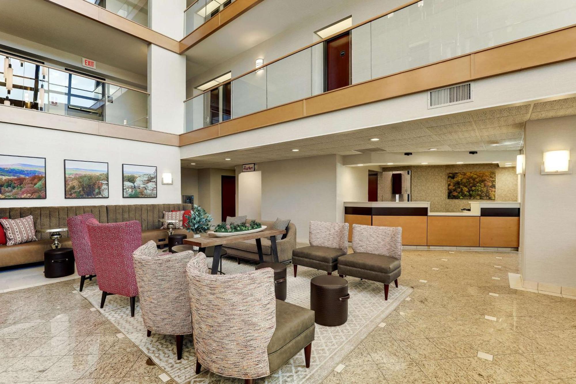 Drury Inn & Suites Marion Bagian luar foto