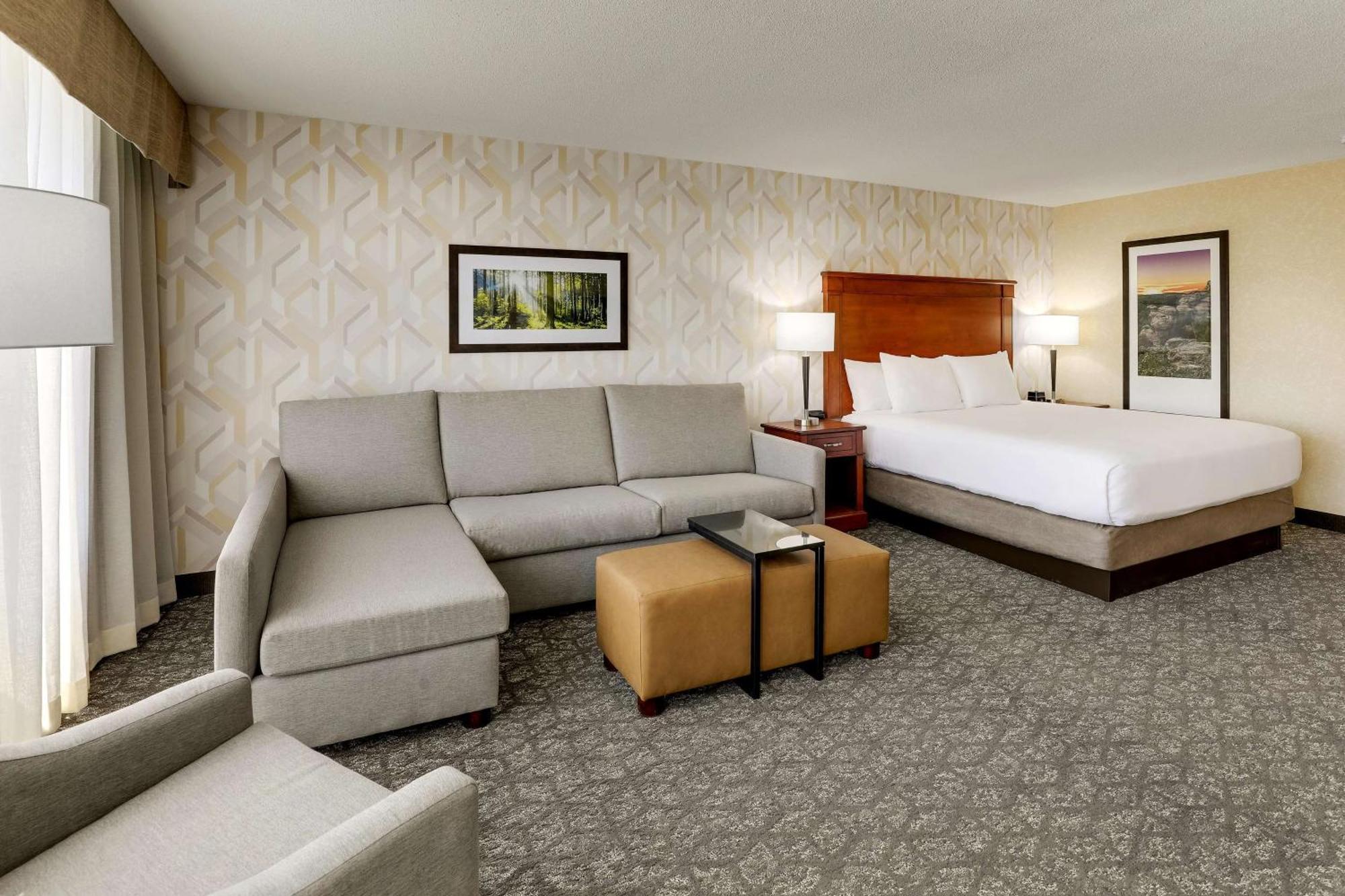 Drury Inn & Suites Marion Bagian luar foto