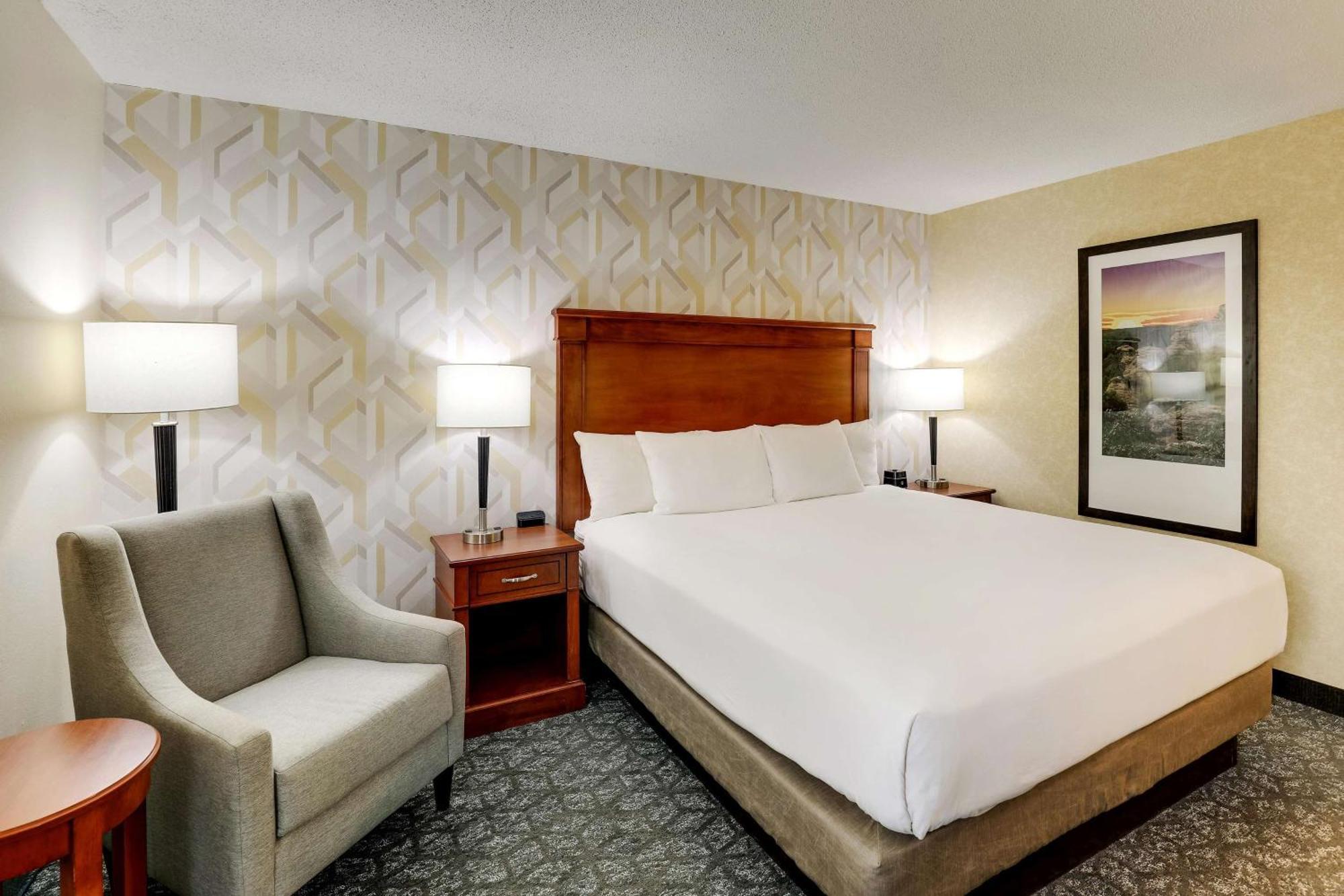 Drury Inn & Suites Marion Bagian luar foto