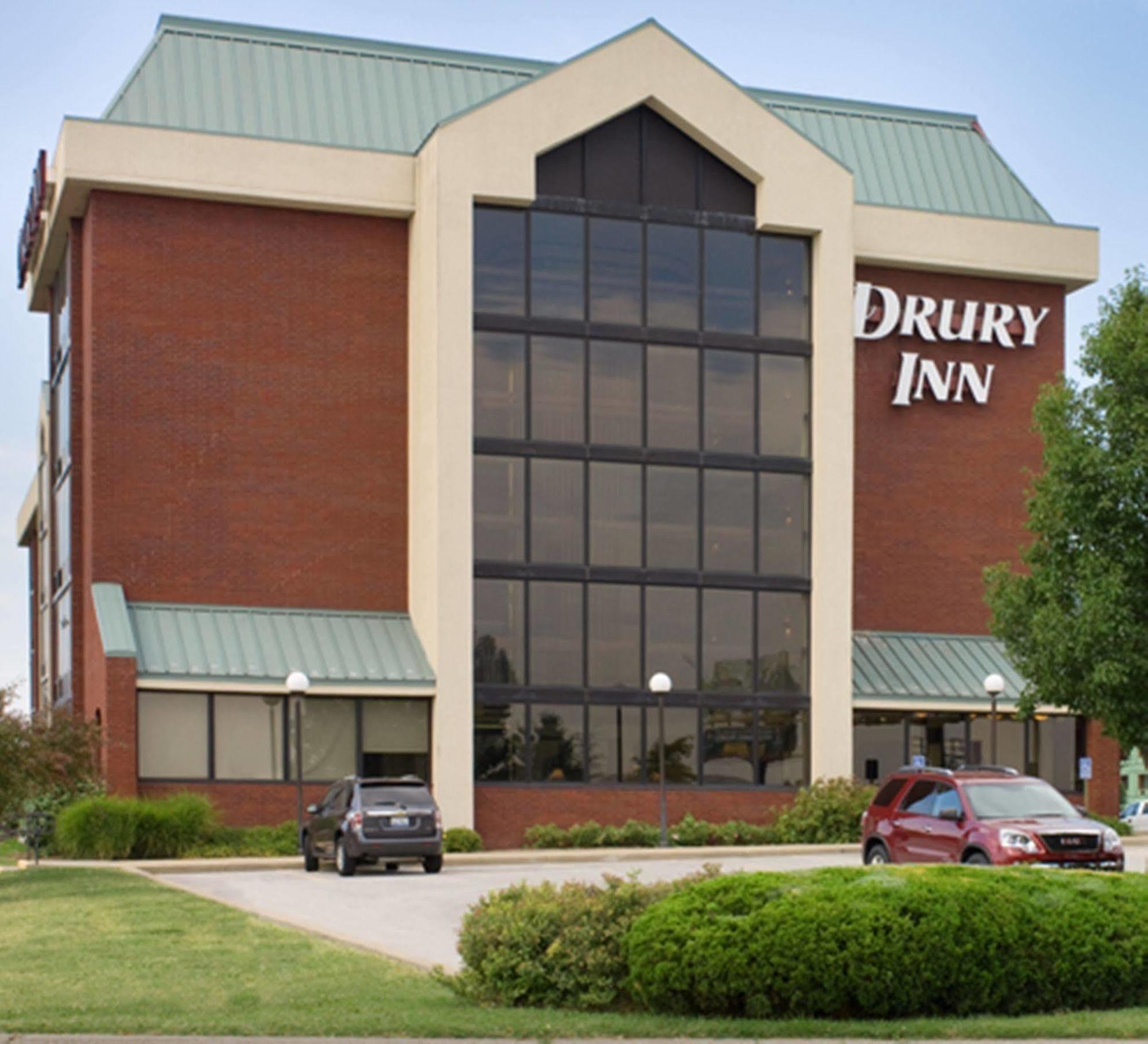Drury Inn & Suites Marion Bagian luar foto
